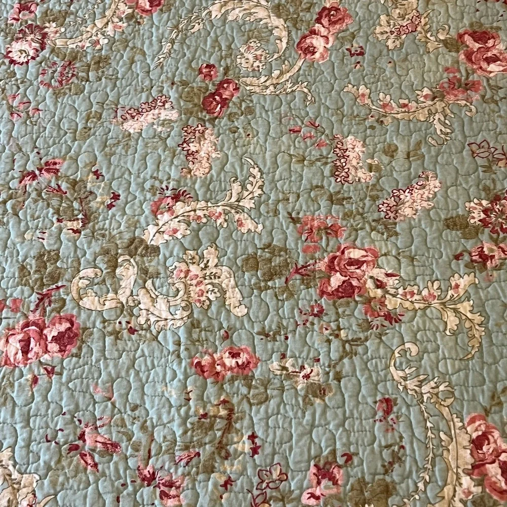 Reversible King Quilt Like New: Light Teal Floral & Stripe Reversible Quilt